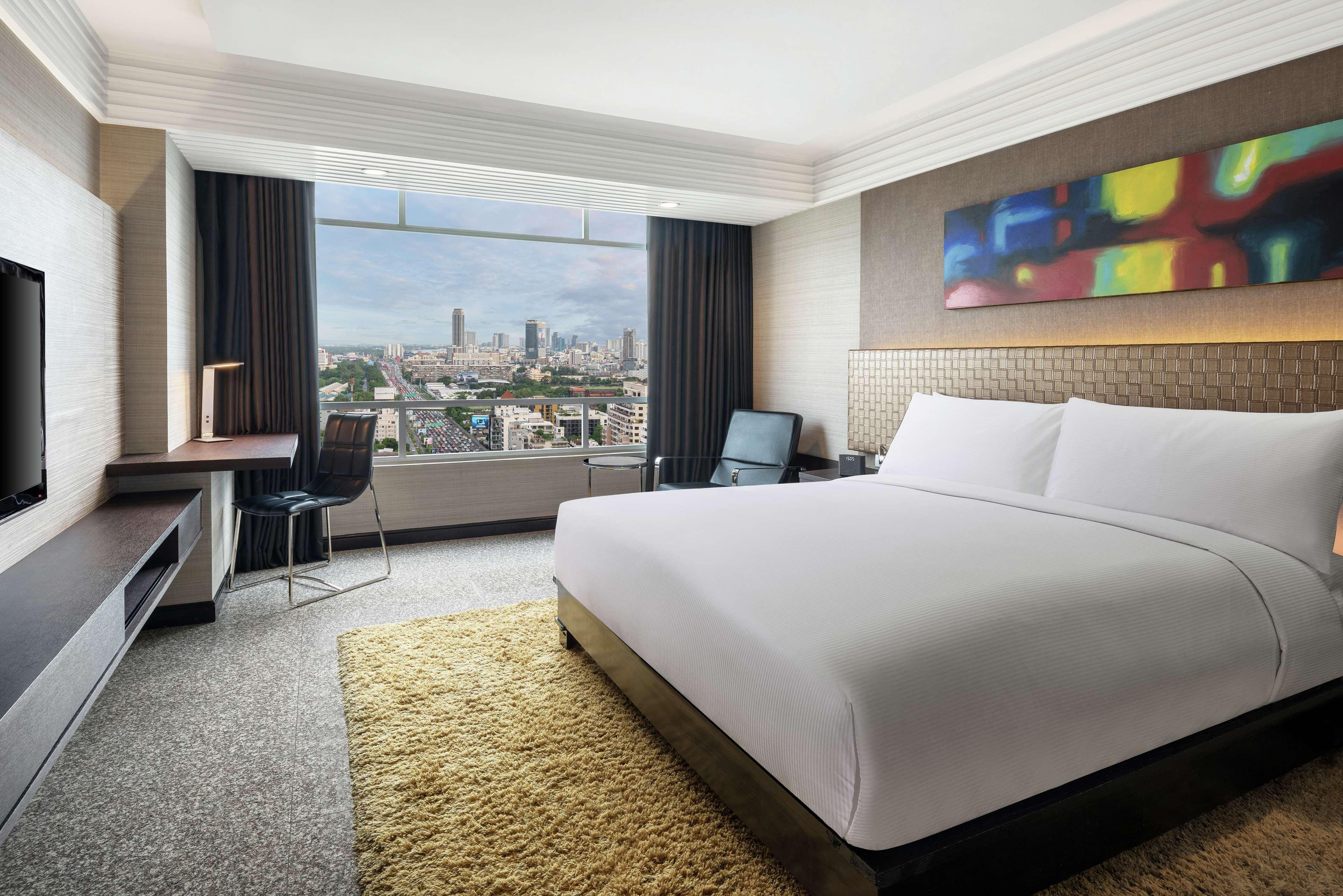 Doubletree By Hilton Bangkok Ploenchit Hotell Eksteriør bilde